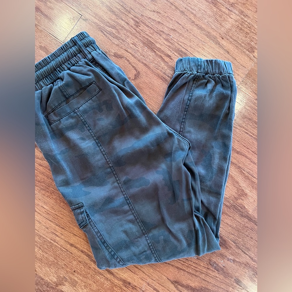 Vintage Havana jogger in a size medium